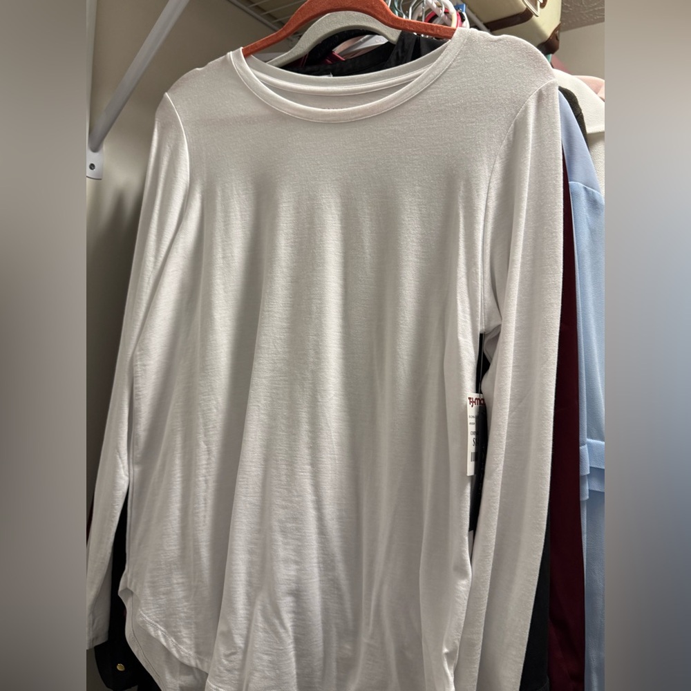 Tahari Cream Long Sleeve Top